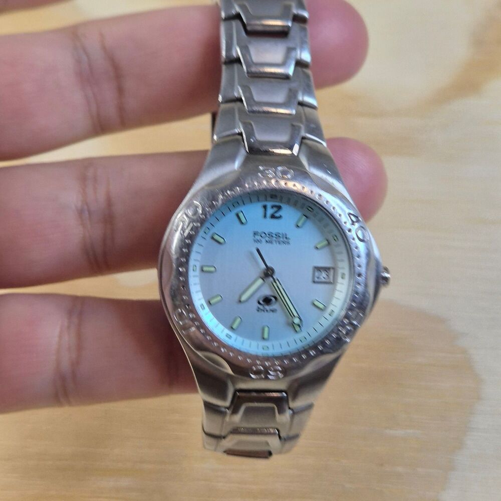 Fossil Blue AM-3527 Silver Watch Y2K 100M Date Stainless Steel Vintage